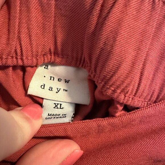 A New Day Shorts - Picture 2 of 3